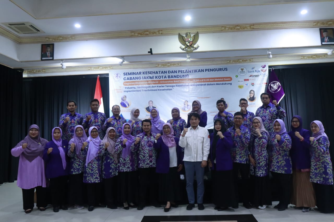 SEMINAR KESEHATAN DAN PELANTIKAN PENGURUS CABANG IAKMI KOTA BANDUNG DI AULA UNIVERSITAS BHAKTI KENCANA